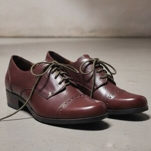 Etiene Aigner Size 8 Leather Shoes Womans Oxford Brown Womans EXC.